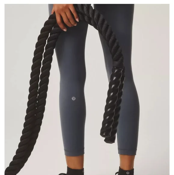 Wunder Train High-Rise Tight  Size 4 - Picture 7 of 11